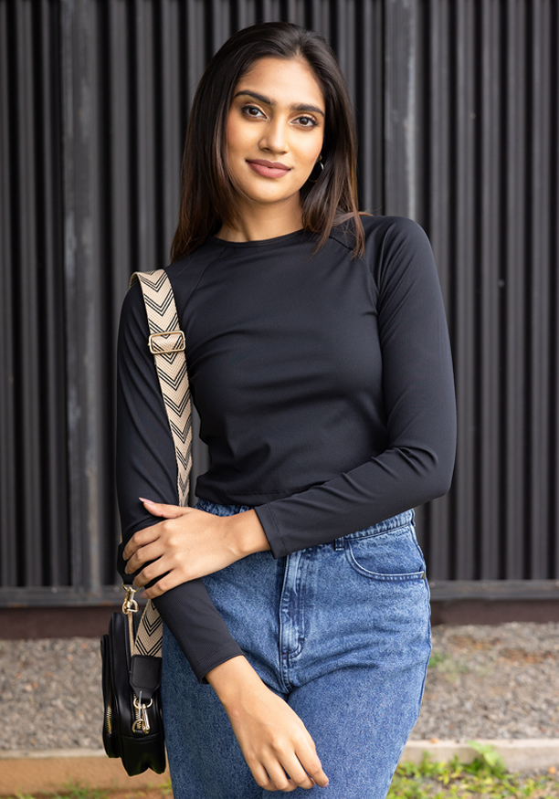 EDITH BLACK LONG SLEEVE TSHIRT